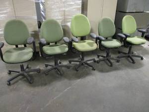 lot 51 image: Green Desk Chair Lot of 5