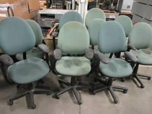 lot 55 image: Teal Desk Chair Lot of 9