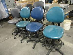 lot 59 image: Tall Desk Chair Lot of 8