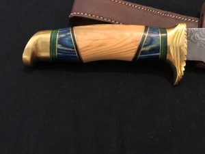 lot 3 image: Custom Damascus Steel Knife