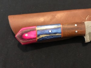 lot 6 image: Custom Damascus Steel Knife