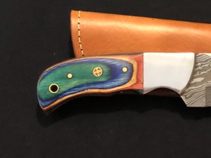 lot 8 image: Custom Damascus Steel Knife