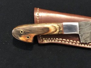 lot 11 image: Custom Damascus Steel Knife