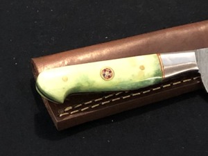 lot 13 image: Custom Damascus Steel Knife