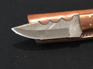 lot 16 image: Custom Damascus Steel Knife