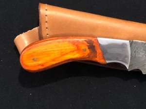 lot 18 image: Custom Damascus Steel Knife