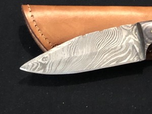lot 20 image: Custom Damascus Steel Knife
