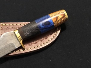 lot 24 image: Custom Damascus Steel Knife