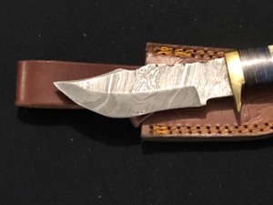 lot 26 image: Custom Damascus Steel Knife 