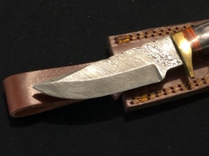 lot 28 image: Custom Damascus Steel Knife