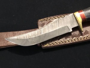 lot 29 image: Custom Damascus Steel Knife