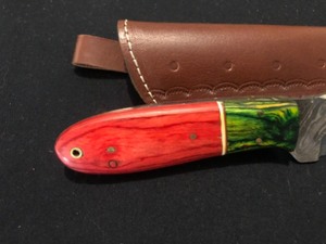 lot 8 image: Custom Damascus Steel Knife