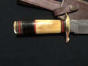 lot 22 image: Custom Damascus Steel Knife with bone handle