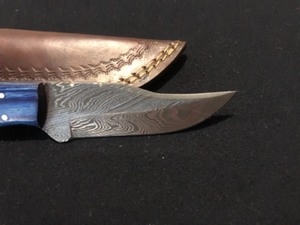 lot 1 image: Custom Red White and Blue Damascus Steel Knife