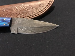 lot 18 image: Custom Damascus Steel Knife