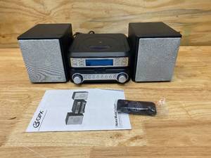 lot 60 image: GPX AMFM CD Home Music System