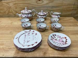 lot 62 image: 21 Piece China Set (made in England)