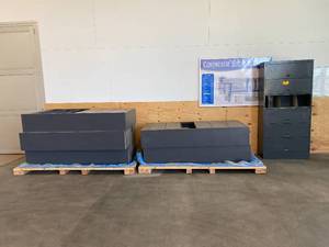 lot 86 image: Lot of 5 -  Industrial Cabinets