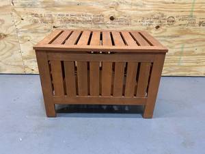 lot 109 image: Wood Storage Chest