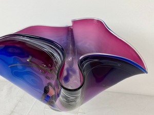 lot 6 image: Absolutely Stunning Art Glass Bowl by Hawthorne Nowak