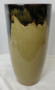 lot 81 image: Large Pottery Vessel