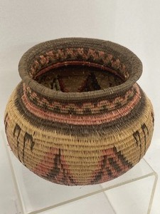 lot 29 image: Wounaan Embera Panama Basket