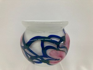 lot 39 image: Signed Studio Mark glassware
