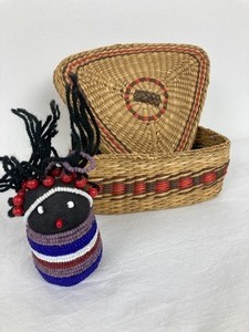 lot 45 image: 4 Reproduction Pre Columbian Dolls & Basket