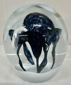 lot 87 image: Gotlandshyttan of Sweden Art Glass Paperweight