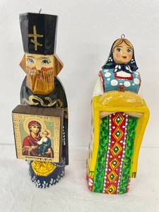 lot 103 image: Vintage Handpainted Ukrainian Eggs & Figurines