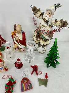lot 107 image: Holiday Decor and Ornaments