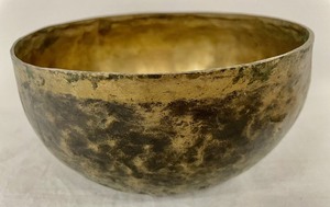 lot 112 image: Tibetan Singing Bowl with 2 Mallets