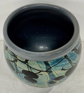 lot 123 image: Gorgeous Signed Art Glass Bowl by Nichols