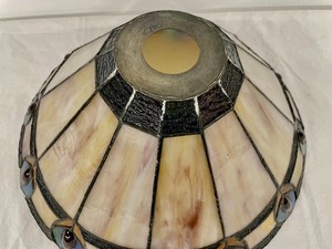 lot 148 image: Gorgeous Slag & Stained Glass Lamp Shade
