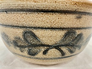 lot 150 image: Rowe Pottery Works 1982 Bowl