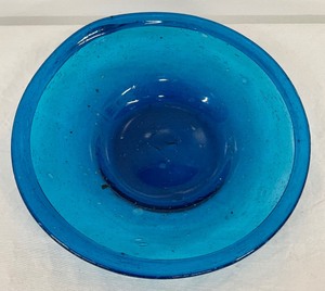 lot 154 image: Set Vintage Blue Blown Glass Plates & Pitcher made from Recycled Glass