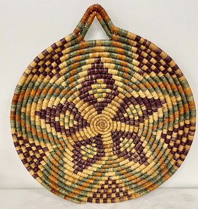 lot 164 image: Set Vintage Hand Made Baskets & Medallion