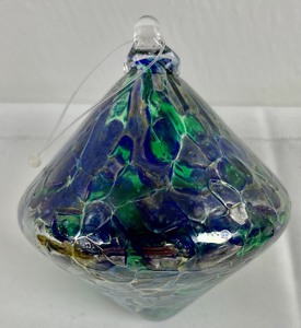 lot 207 image: Gorgeous Glass Grouping