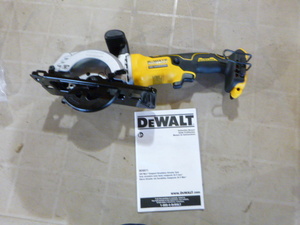 lot 21 image: NEW DeWalt Compact Brushless Circular Saw