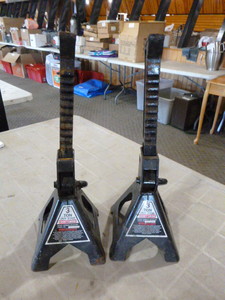 lot 24 image: 2 Craftsman Jack Stands