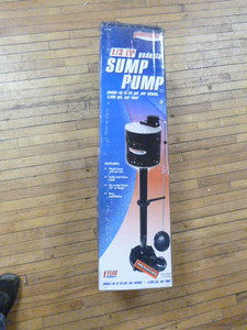 lot 68 image: Pit Master Sump Pump