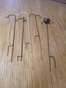 lot 75 image: 5 Shepherds Hooks