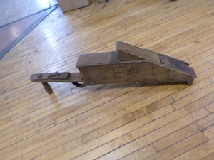 lot 81 image: Antique Hand Held Corn-Potato SeederPlanter