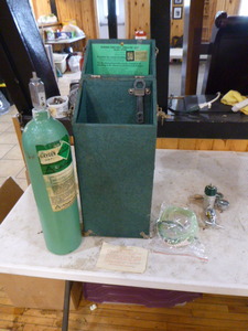 lot 86 image: Portable Live Saver Unit