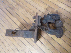 lot 141 image: Pintle Hitch