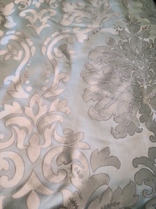 lot 6 image: King Size Comforter & Matching Pillow Cases