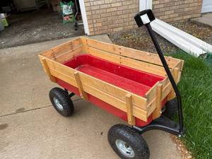 lot 101 image: Wagon With Wooden Sides