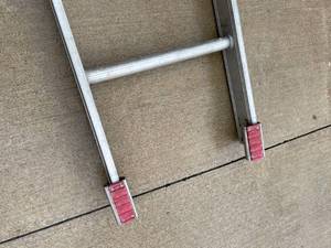 lot 102 image: 10 Foot Aluminum Ladder