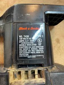 lot 110 image: Black and Decker Finishing Sander