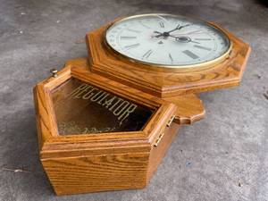 lot 120 image: Vintage 1977 Regulator Wall Mount Clock